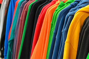 Personalización de prendas deportivas, sudaderas de colores