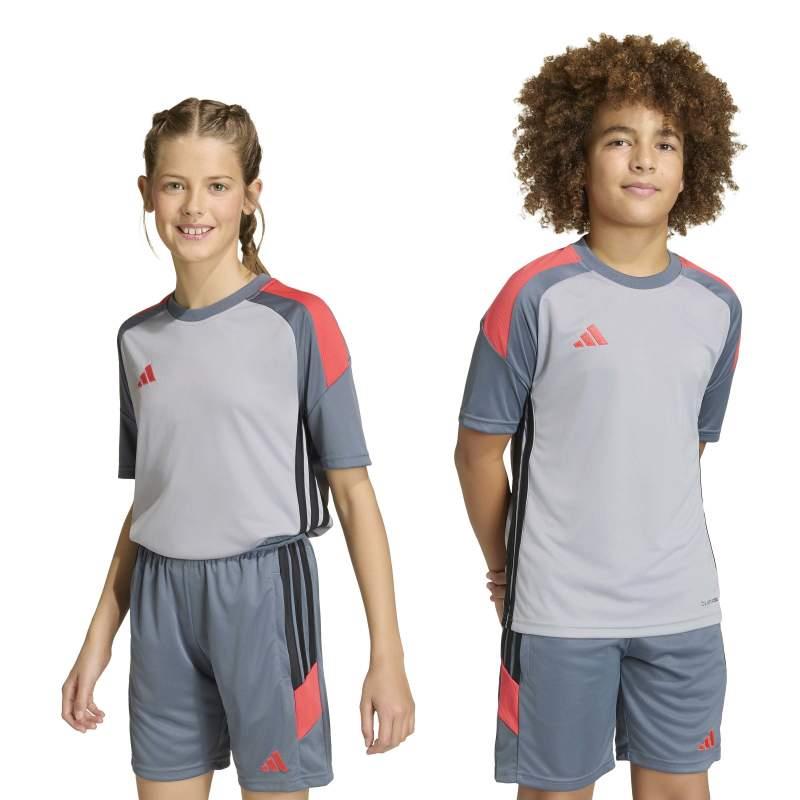 Camiseta manga corta para niño ADIDAS TIRO 26 ESSENTIALS gris y rojo KE4082